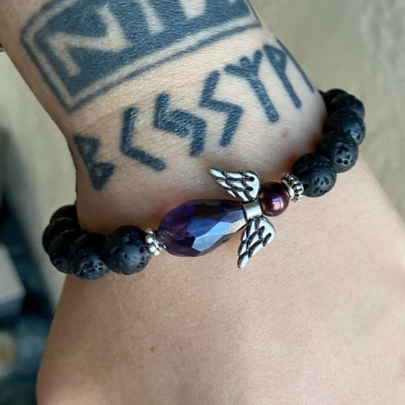 π΄β SALE ! red dot items are 2 for $25 . Bundle more than 3 and its $10 each π - Picture 3 of 12